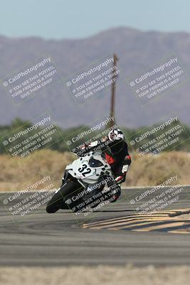 media/Oct-13-2025-Moto Forza (Mon) [[a66d839500]]/3-B Group/Session 3 (Turn 16)/